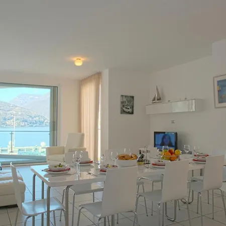 Apartment Sleeps 6 Pool Air Con
